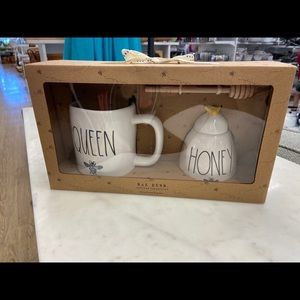 Rae Dunn HONEY POT & QUEEN Bee Mug Set